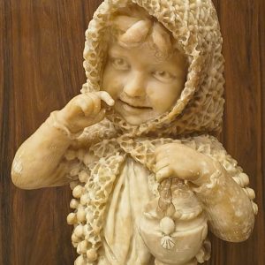 Escultura feminina em alabastro