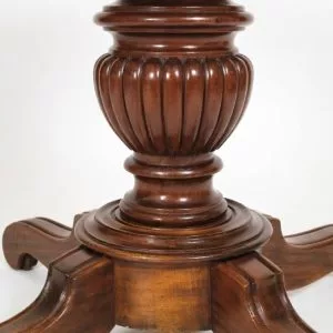 Mesa de jantar com tampo de mármore